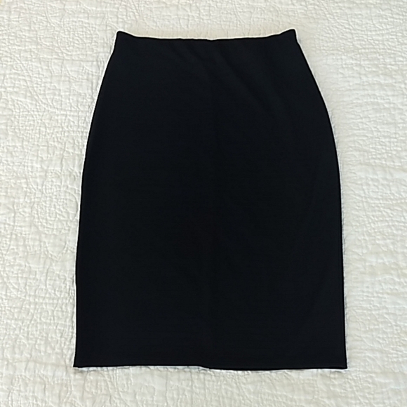 HOT Gal | Ribbed Bodycon Pencil Skirt - Picture 1 of 4